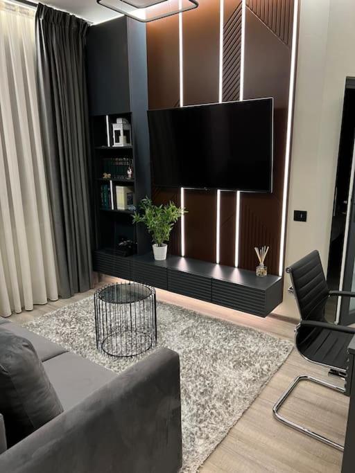 Ath Modern Homes - Luxury Apartment In The City Center Iasi Exterior photo